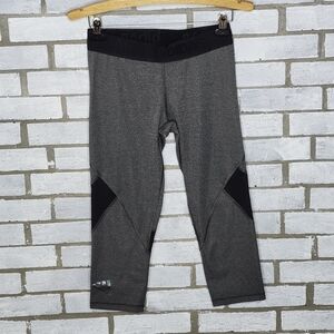 • Adidas Techfit Leggings Yoga Women’s Gray Climacool Athleisure Capri Pants M